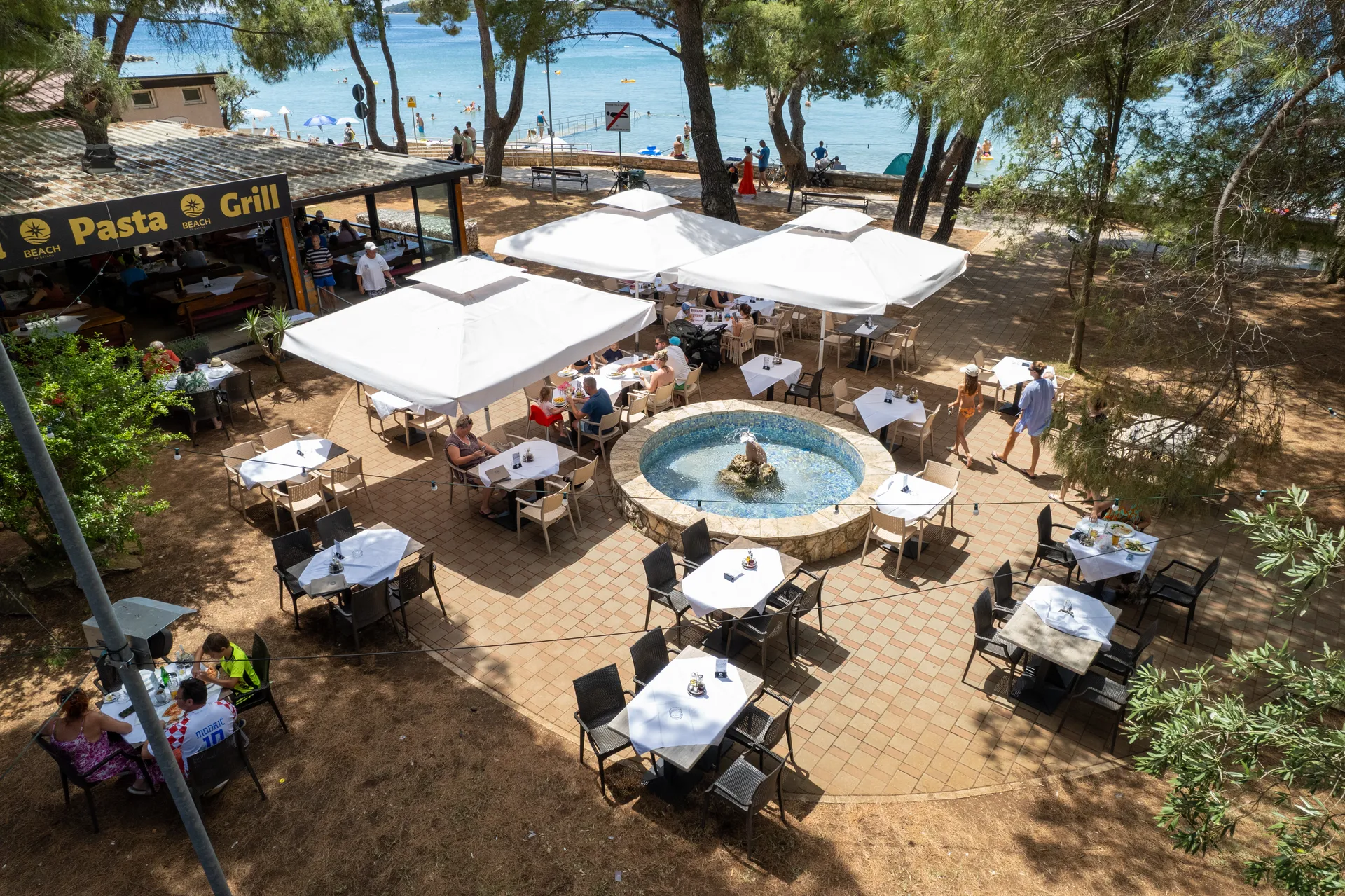 Plaža-Beach Fažana uz obalu Jadrana u Fažani